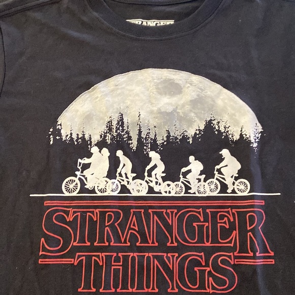 Stranger Things Kids Small Tee. Preowned. - Picture 2 of 4